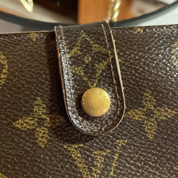 Louis Vuitton Kiss lock wallet - Picture 13 of 17